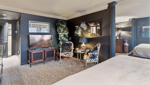 3076 Lexington Avenue N