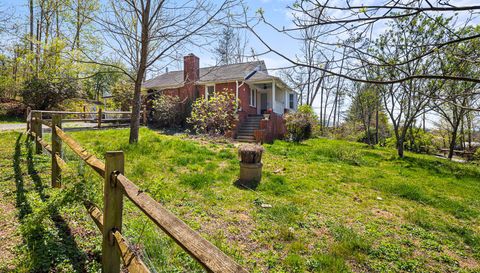 1271 Upper Brush Creek Rd