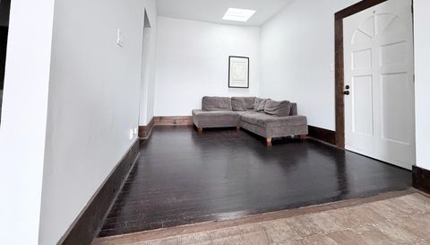 219 Abercorn St APT F3