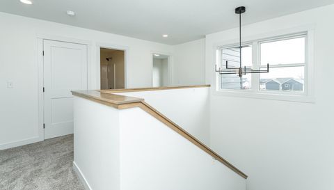 1816 Robinson Lane NE