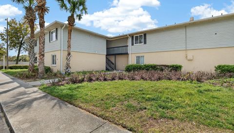 202 Red Maple Pl