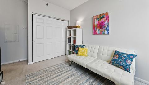 1134 W Granville Avenue