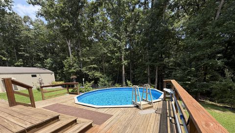 104 Bottom Dr