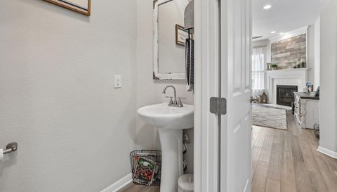 459 Eclipse Dr