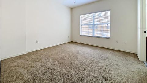 439 OLD FARM LN