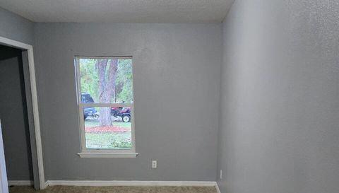 8734 N Reina Loop