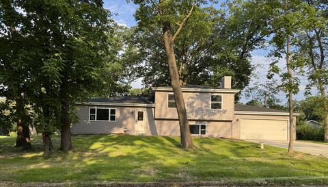 551 Parkwood Dr