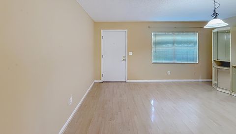 2301 NE 32nd Pl