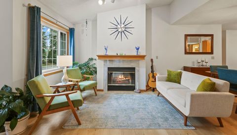 9949 Tamarack Cove