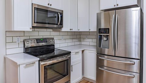 1122 Crystal Place W
