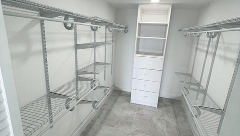 5951 Wellesley Park Dr