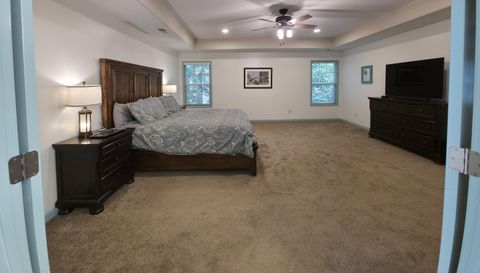 96 Oak Leaf Way