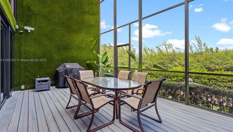 6124 Paradise Point Dr