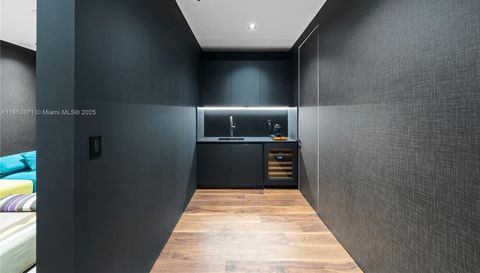 1300 Brickell Bay Dr