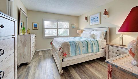 1400 Tarpon Center