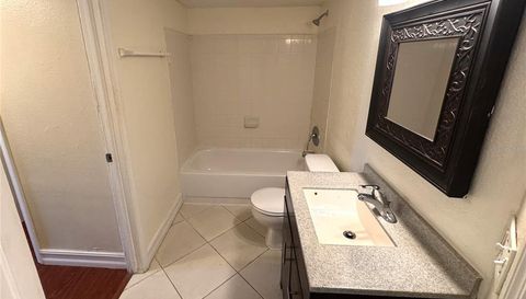 1940 Lake Atriums Cir