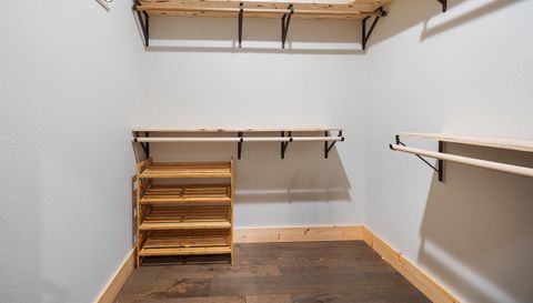 910 English Mountain Rd