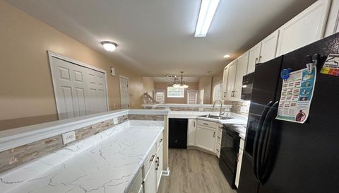 312 Robyns Glen Cir