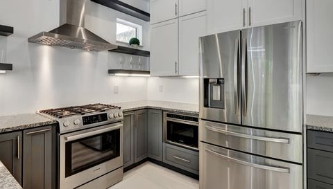 500 Ne Wavecrest Way