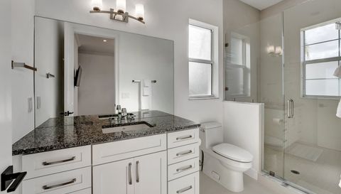 500 Ne Wavecrest Way