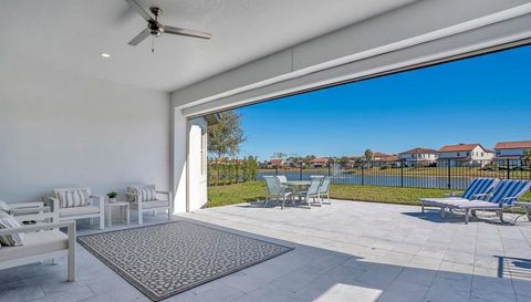 10481 ROYAL CYPRESS WAY