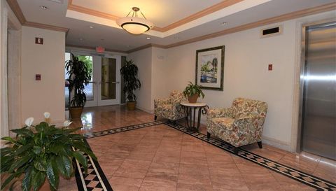 707 Crandon Blvd