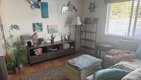 525 Manatee Ct APT 8