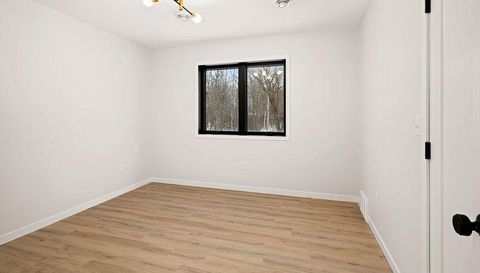 4929 Wild Rose Trail