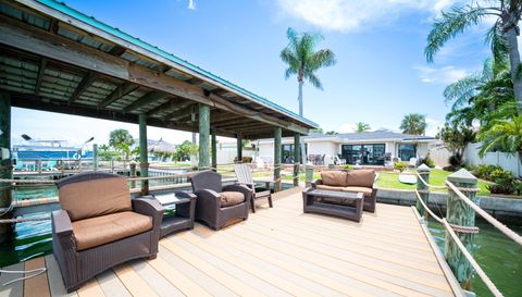166 Bayside Dr