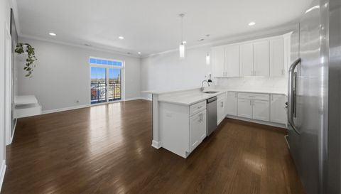 3234 N CENTRAL Avenue