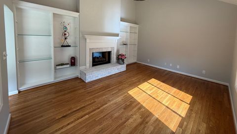 2528 Treetop Ln