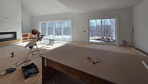 7048 Nichols Cove Dr