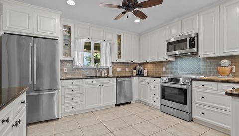 1910 Circleview Dr