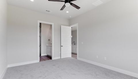 1255 Pecan Valley DR