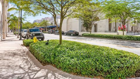 275 Giralda Ave
