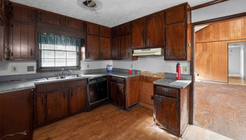 4579 Tudor Castle Dr