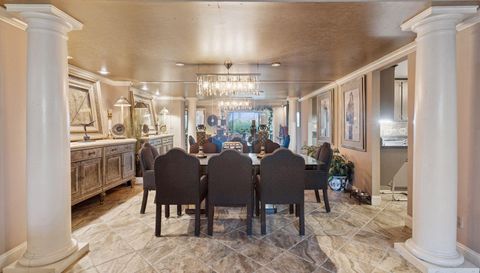 3076 Lexington Avenue N