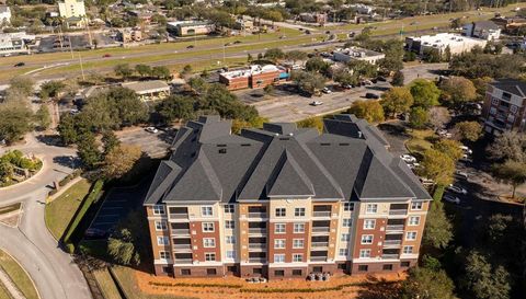 4480 Deerwood Lake