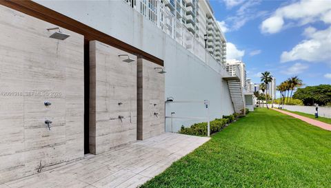 5601 Collins Ave