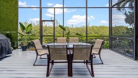 6124 Paradise Point Dr