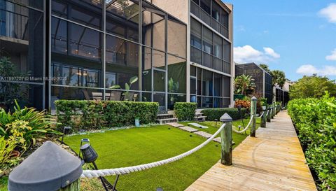 6124 Paradise Point Dr