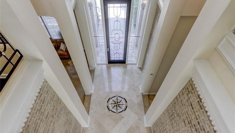18605 Avenue Monaco