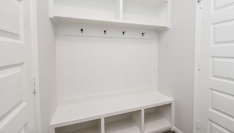 8319 Bristlecone Pne Wy