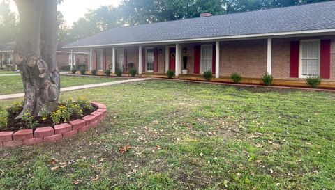 2347 Wentworth Dr