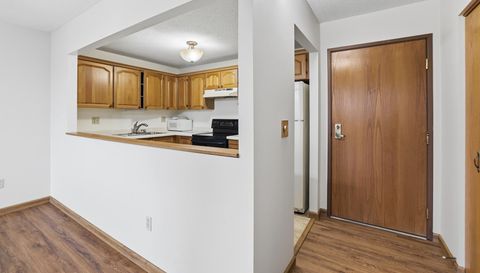 1425 W 28th Street W