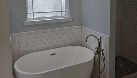124 John Eady Ct