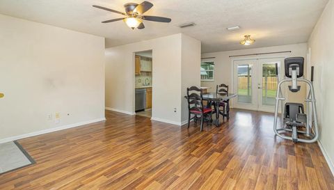 1399 Helliwell St NW