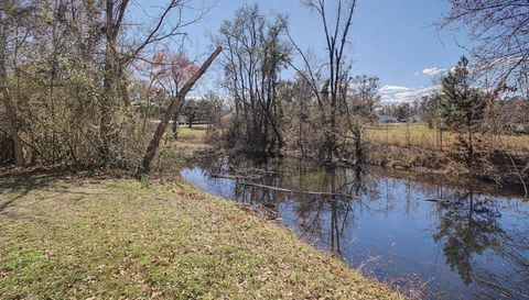 6611 Crooked Creek