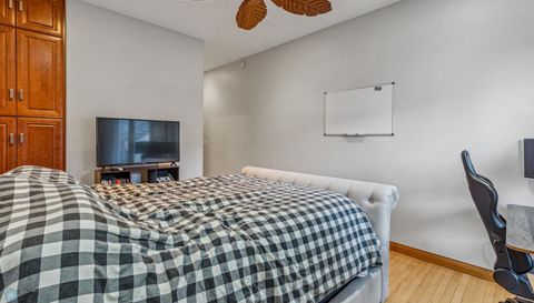 12 Broadway N
