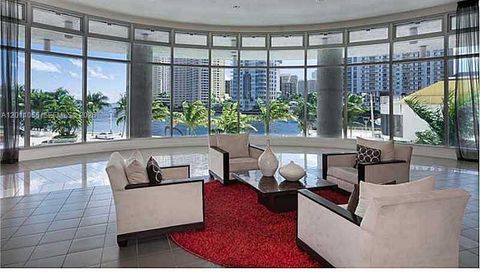 300 Biscayne Blvd